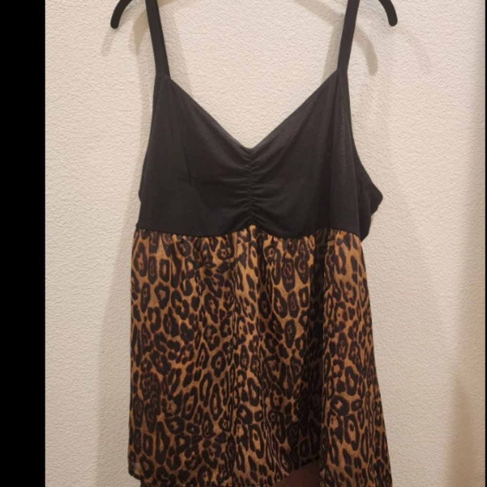 Torrid summer leopard empire waist top size 4